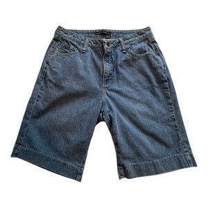Lee Riders Women’s Light Wash Jean Shorts - Size 10
